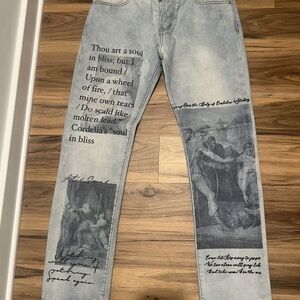 Mnml Shakespeare Graphic Light Blue Jeans